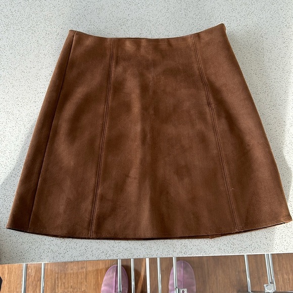 BABATON Skirt, great condition, worn a couple times - Picture 4 of 8